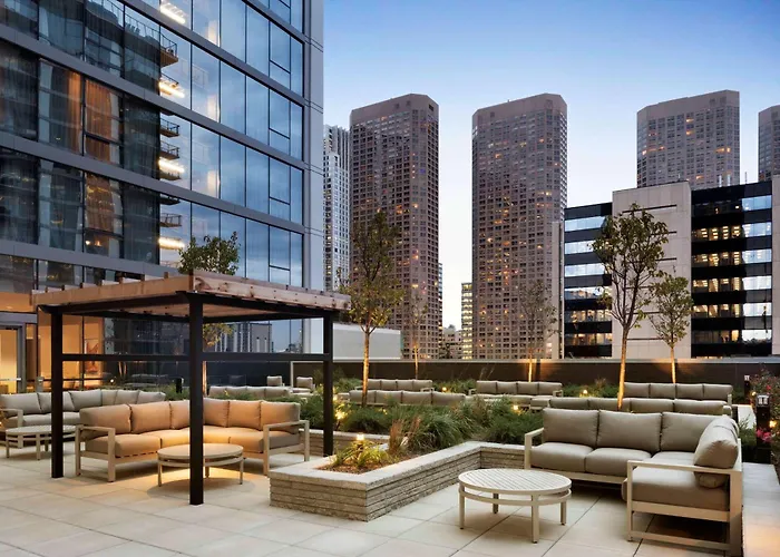 Homewood By Hilton West Loop Fulton Mkt Area Hotel